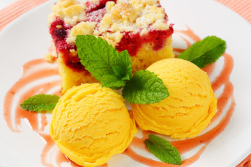 Wall Mural - Raspberry cake with ice-cream