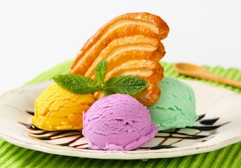 Sticker - Ice cream with puff pastry biscuit