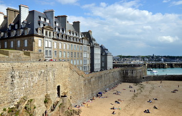 Wall Mural - View on the ancient village of Saint Malo, France