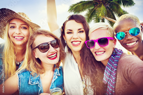 Fotografie, Obraz Girlfriends Friendship Party Happiness Summer Concept