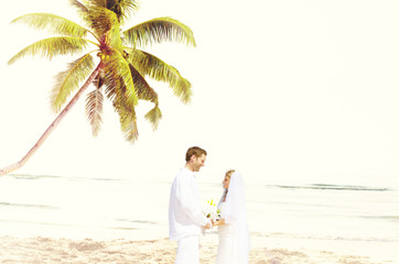 Wall Mural - Couple Romance Beach Love Marriage Concept