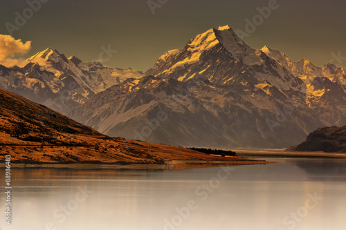 Fototapeta na wymiar Sunset over Mount Cook, New Zealand