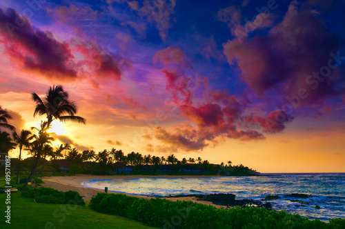 Fotografie, Obraz Spectacular sunset over a Pacific Ocean beach on Kauai, Hawaii, USA