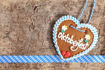 Wall Mural - Bayerisches Oktoberfest Lebkuchenherz
