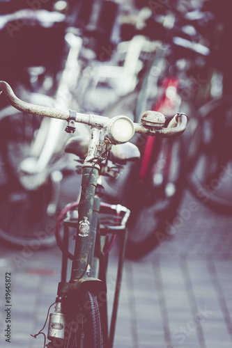 Photo Classic vintage retro city bicycle in Copenhagen, Denmark