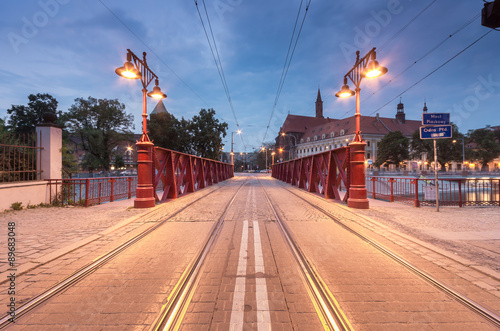 most-piaskowy-most-piaskowy-wczesnie-rano-nad-odra-wroclaw-polska