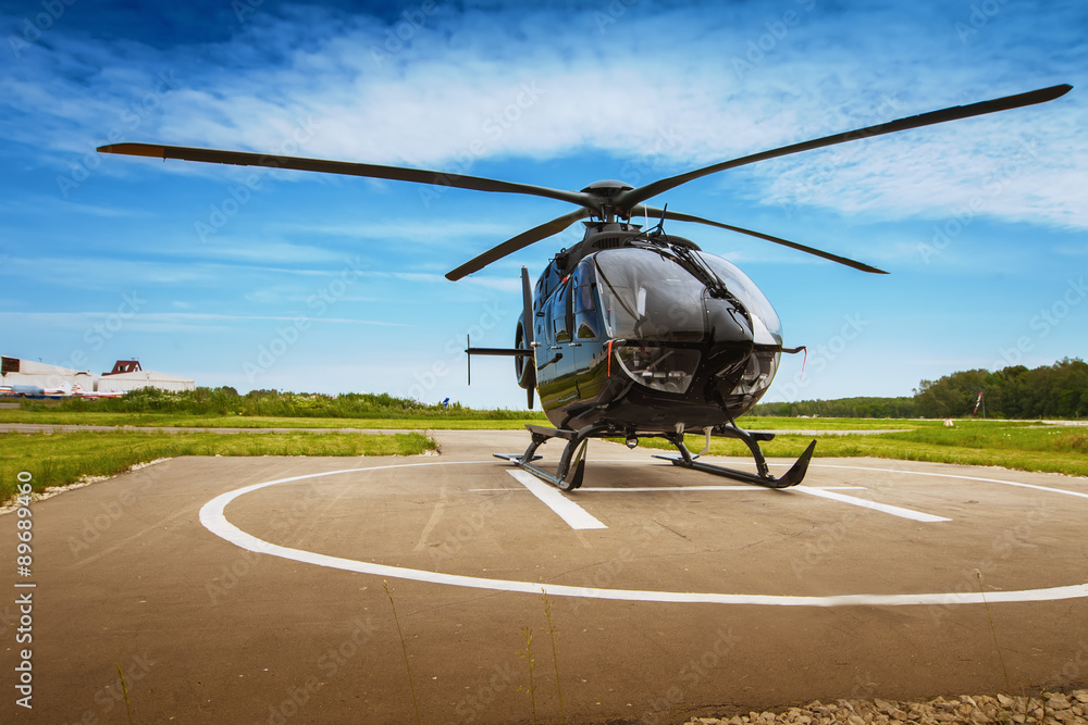 The helicopter in airfield - obrazy, fototapety, plakaty 