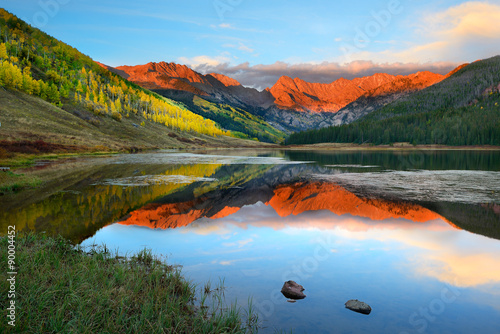 Fotografía Piney Lake near Vail Colorado at sunset