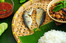 Fried Fish With Shrimp Paste Chili Dip