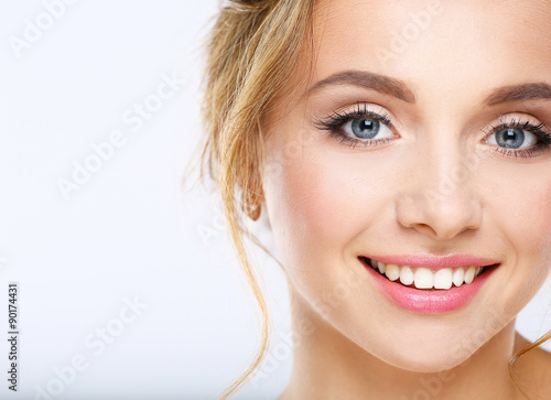 Fotografía Portrait of beautiful woman on white background