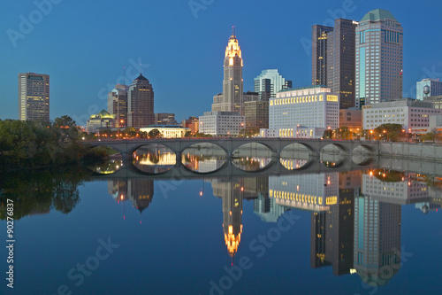 Fotografie, Obraz Scioto River and Columbus Ohio skyline at dusk