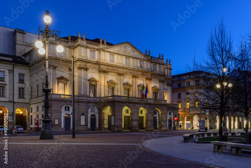 Fototapeta na drzwi i meble Teatr La Scala w Mediolanie
