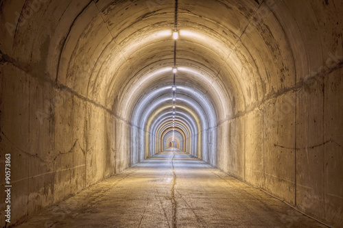 Naklejka na drzwi Endless Tunnel