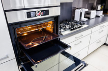 Modern Hi-tek Kitchen, Oven With Open Door