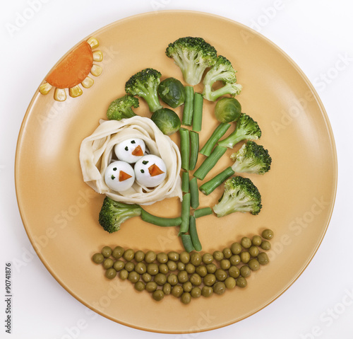 Nowoczesny obraz na płótnie Children's meal "Tree with birds in the nest"