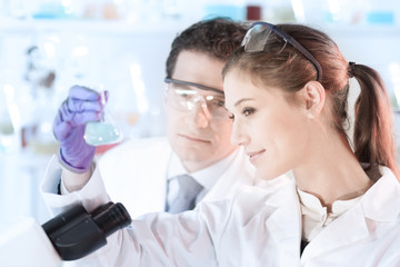 Poster - Life scientist researching in the laboratory.