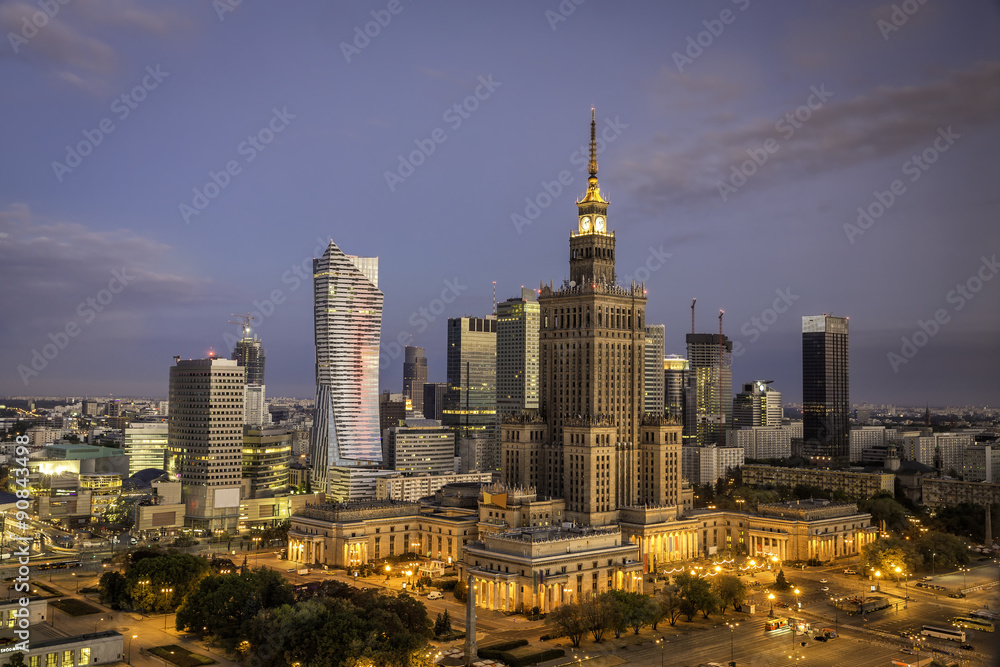 warszawski-wschodu-slonca-w-centrum-widok-z-lotu-ptaka-polska