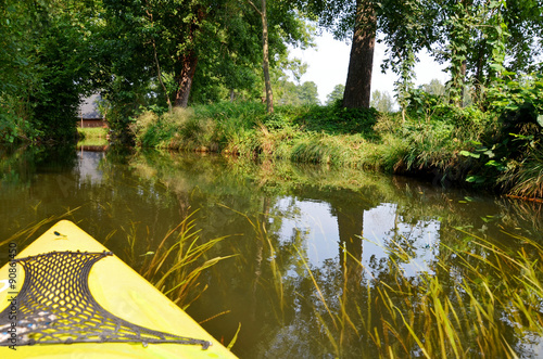Fließ im Spreewald – kaufen Sie dieses Foto und finden Sie ähnliche