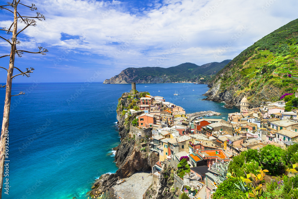 Vernazza- one of the most beautiful villages of Italy, "Cinque Terre" - obrazy, fototapety, plakaty 