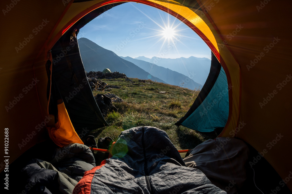 Waking up in the tent - obrazy, fototapety, plakaty 