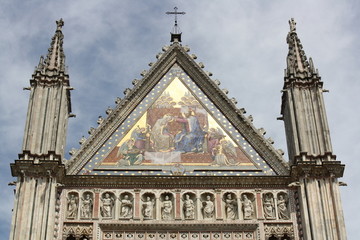 Wall Mural - View of Santa Maria Assunta Cathedral (Umbria, Orvieto, Italy)