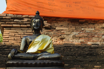 Buddha statue.
