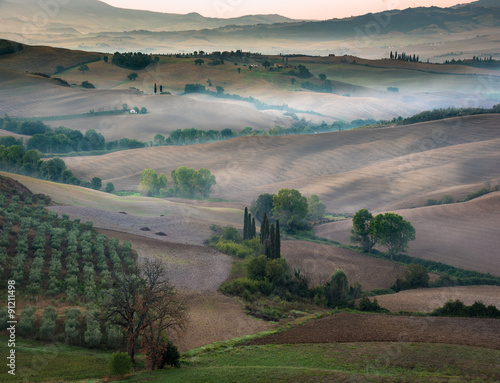 Fototapeta na wymiar Abandoned place in a beautiful place, somewhere in Tuscany, Ital