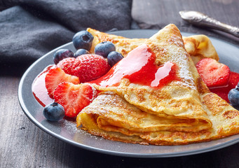 crepes with fresh berries