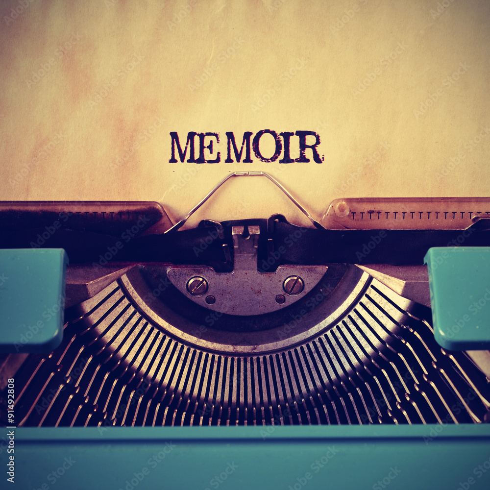 retro typewriter and word memoir written with it - obrazy, fototapety, plakaty 