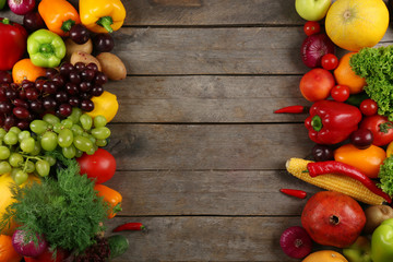 Fototapete - Frame of fresh vegetables on wooden background