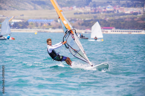 Dekoracja na wymiar  wyscig-na-windsurfingu