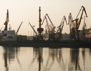  Sea port