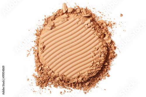 Fotografía Brown blush crushed cosmetic on white background
