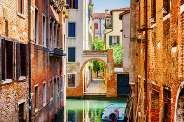 Wall Mural - Scenic view of the Rio Terra Secondo Canal in Venice, Italy