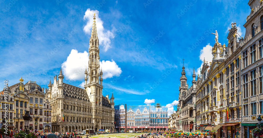 Obraz na płótnie The Grand Place in Brussels w salonie