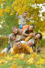 Canvas Print - Happy family in autumn forest