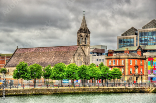 Naklejka samoprzylepna Nieskazitelne serce Maryi na nabrzeżu miasta, kościół w Dublinie - irel