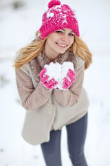 Wall Mural - beautiful woman in snow 