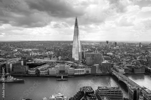 Obraz w ramie LONDON, UK - SEPTEMBER 17, 2015: City of London aerial view, Shard and river Thames. London panorama form 32 floor of Walkie-Talkie building