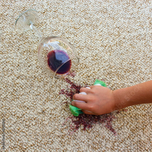 glass of red wine fell on carpet, wine spilled on carpet ...