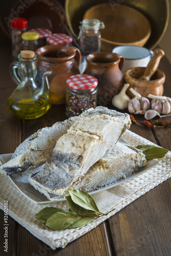 52 Best Pictures Cocinar Lomos De Bacalao - Lomo de bacalao salado cortado, pescado seco en la mesa de ...