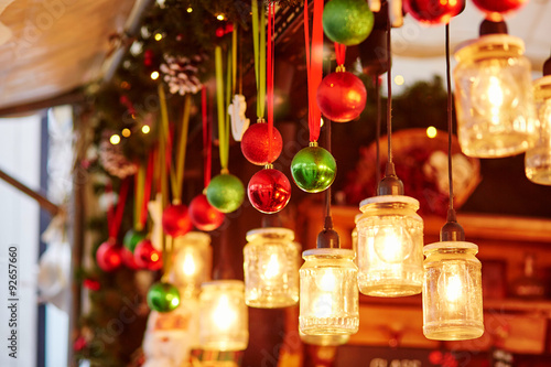 Fotografía Colorful Christmas decorations on a Parisian Christmas market