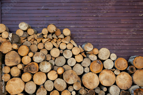 Photographie Fond de bûches de bois et de vieux mur, avec un espace de copie pour le texte