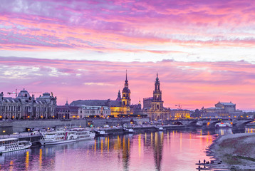 Fototapete - Purple sunset in Dresden