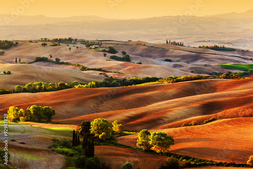Obraz w ramie Tuscany countryside landscape at sunrise, Italy