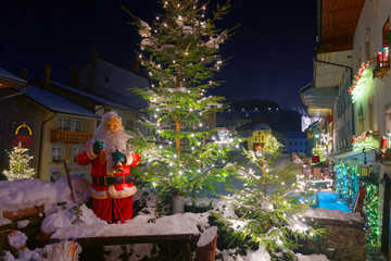 Wall Mural - Christmas atmosphere in the medieval town of Gruyeres