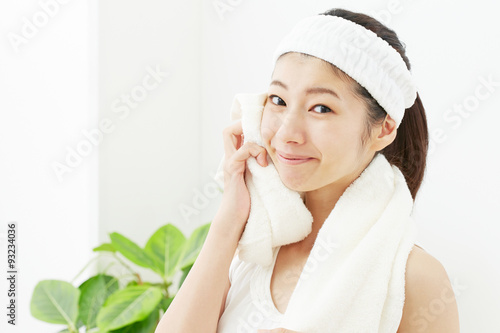 お風呂上がりの女性 Buy This Stock Photo And Explore Similar Images At Adobe Stock Adobe Stock お風呂上がりの女性 Buy This Stock Photo And Explore Similar Images At Adobe Stock Adobe Stock