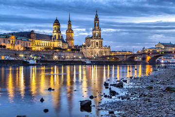 Fototapete - View on Dresden from side of Elbe river