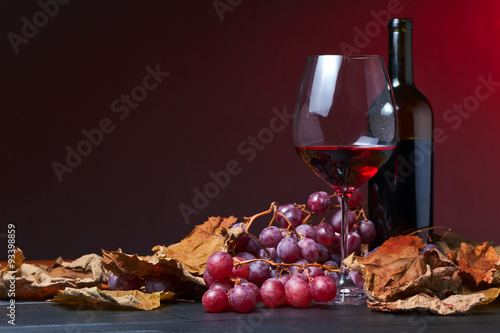 Fototapeta na wymiar red wine