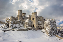 Ogrodzieniec Castle Ruins In Winter.Poland